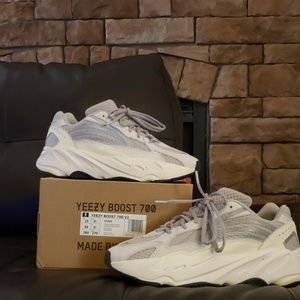 Yeezy Static 700
